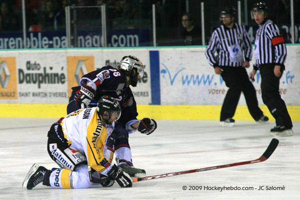 Grenoble  2 - 1 Rouen