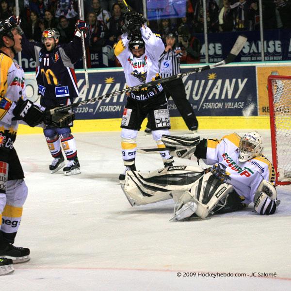 Grenoble  2 - 1 Rouen