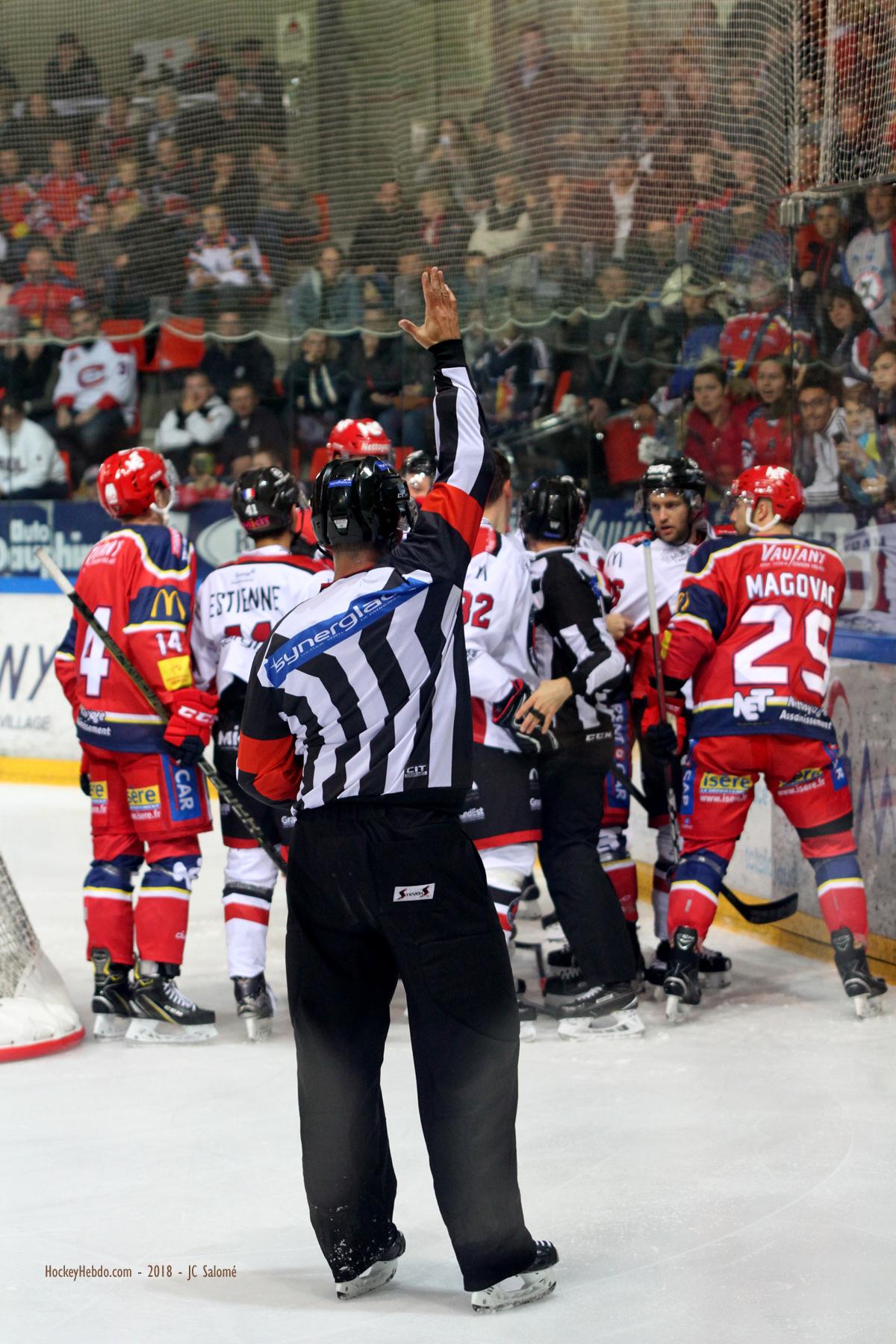 Grenoble  4 - 0 Mulhouse