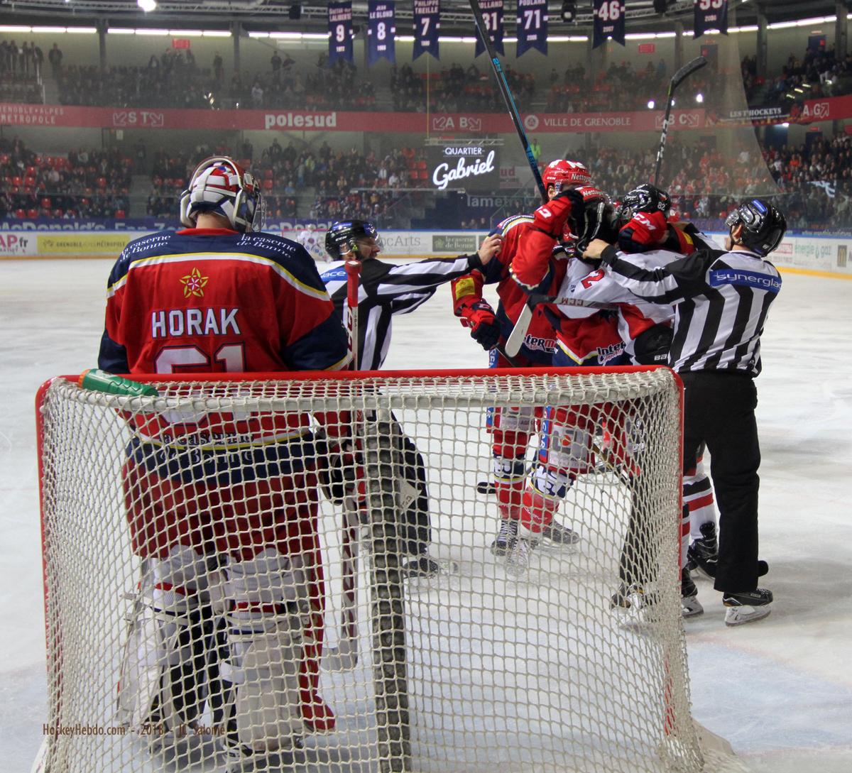 Grenoble  4 - 0 Mulhouse