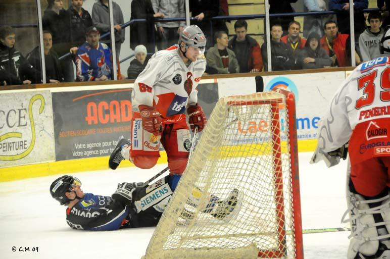 Caen  4 - 1 Annecy
