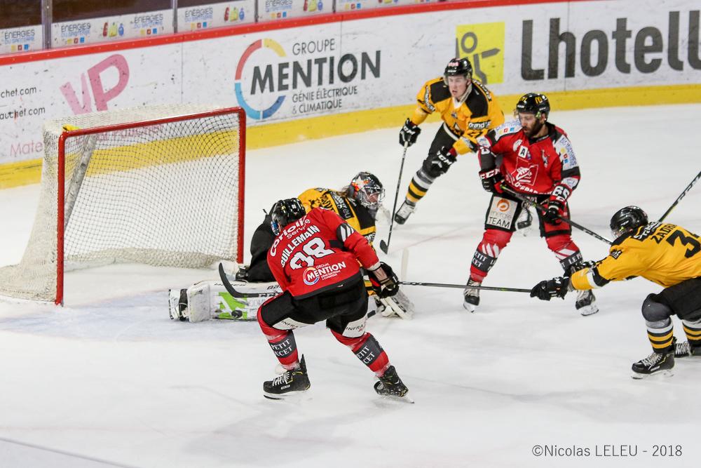 Amiens  3 - 0 Strasbourg 