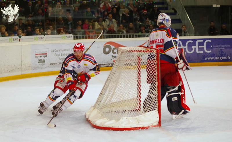 Anglet 1 - 5 Grenoble 