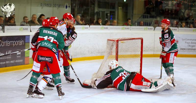 Anglet 1 - 5 Grenoble 