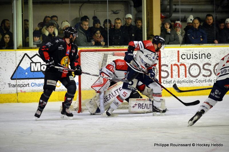 Chamonix  3 - 6 Angers 
