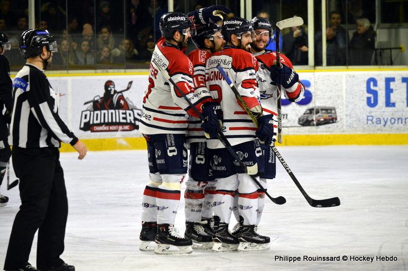 Chamonix  3 - 6 Angers 