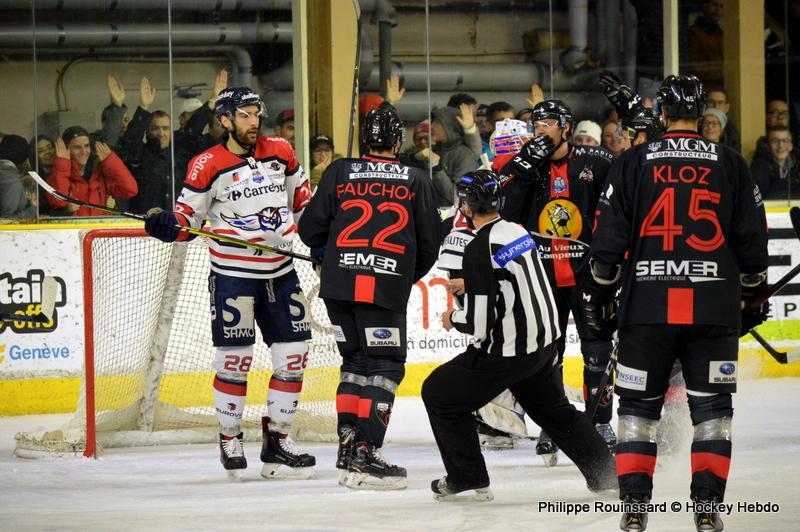 Chamonix  3 - 6 Angers 