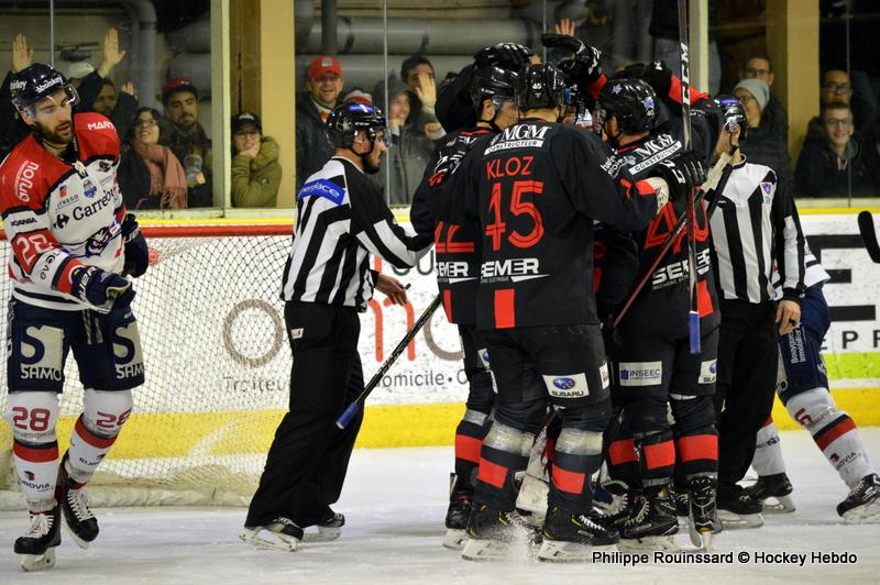 Chamonix  3 - 6 Angers 