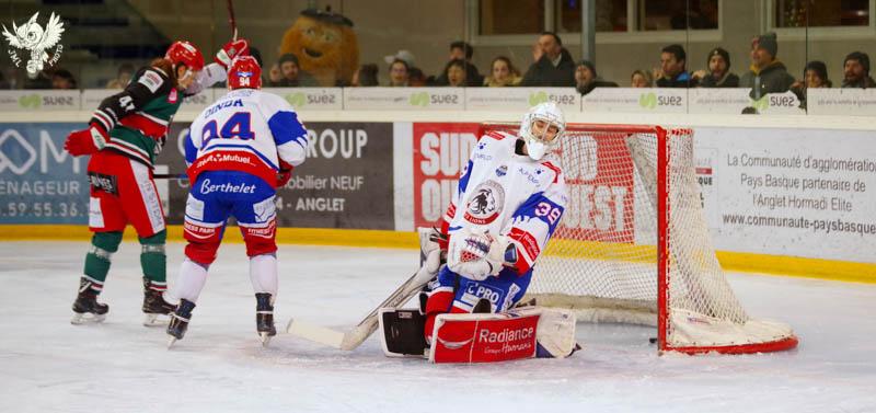 Anglet 3 - 4 Lyon
