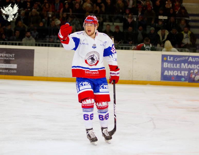 Anglet 3 - 4 Lyon
