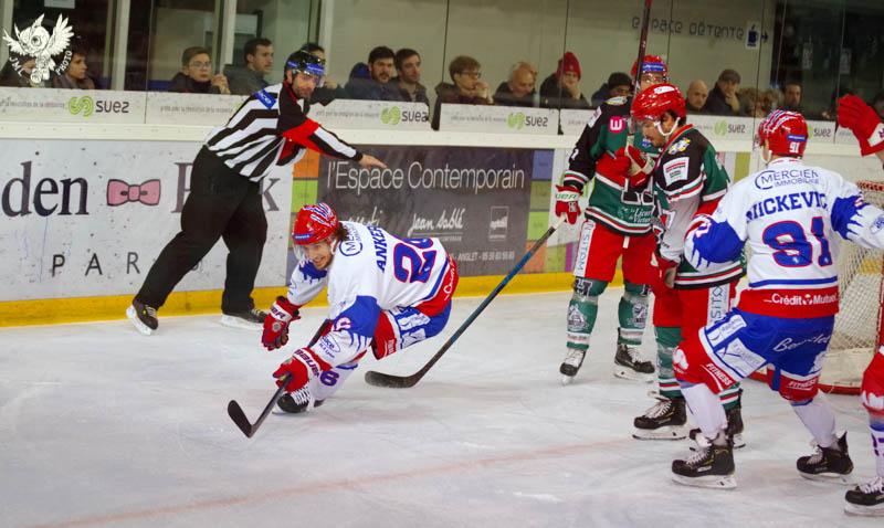 Anglet 3 - 4 Lyon