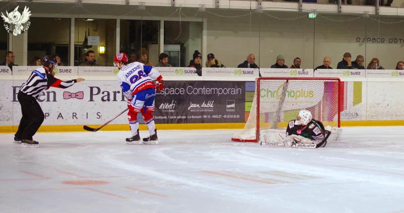 Anglet 3 - 4 Lyon