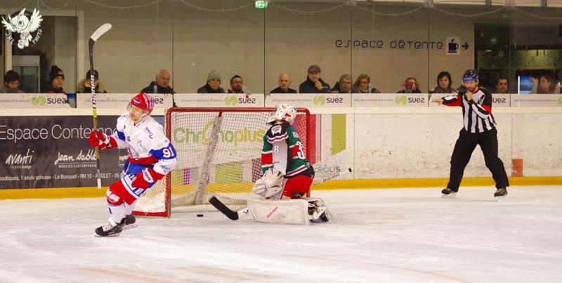 Anglet 3 - 4 Lyon