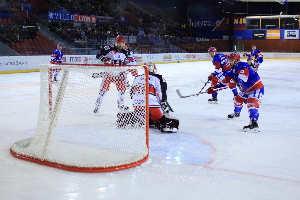 Lyon 2 - 3 Anglet