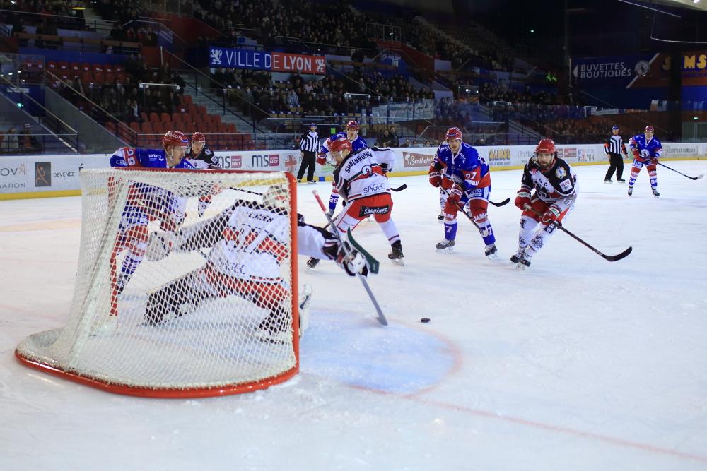 Lyon 2 - 3 Anglet