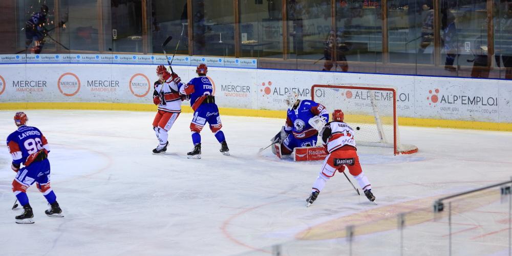 Lyon 2 - 3 Anglet