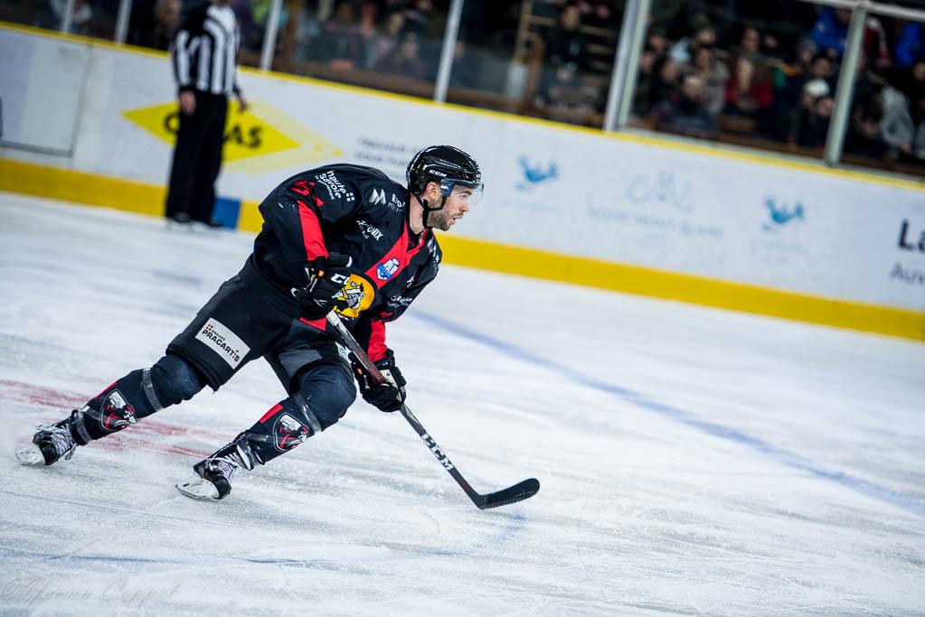 Chamonix  3 - 5 Grenoble 
