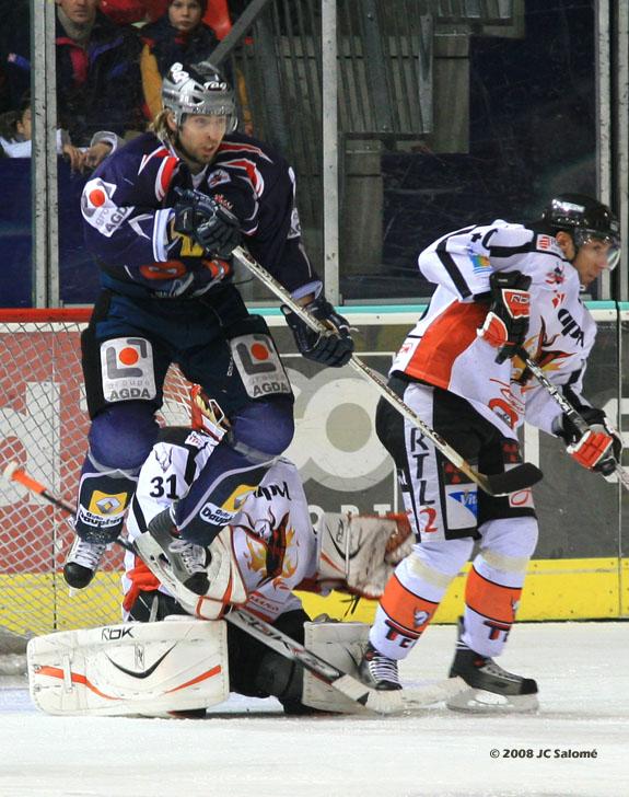 Grenoble  5 - 3 Tours 