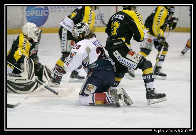 Rouen 3 - 4 Grenoble 