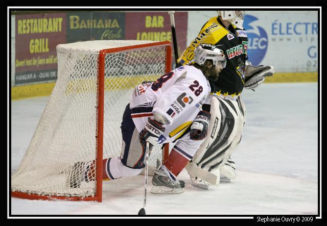 Rouen 3 - 4 Grenoble 