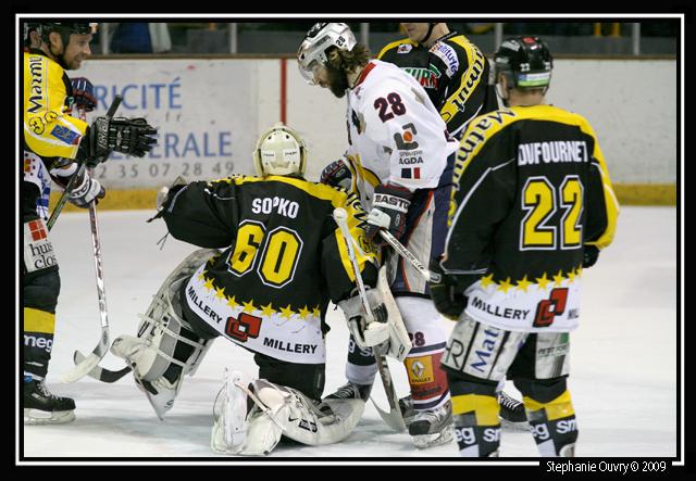 Rouen 3 - 4 Grenoble 