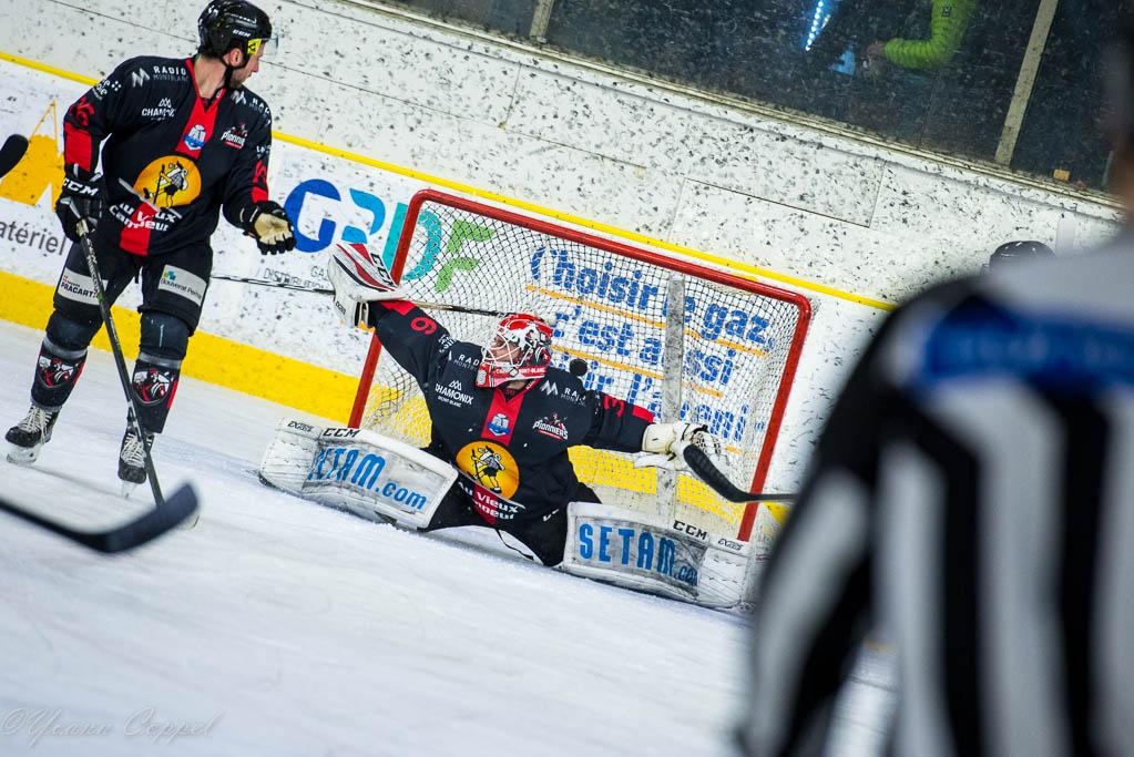 Chamonix  1 - 5 Rouen