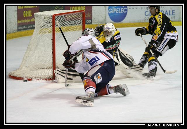 Rouen 3 - 4 Grenoble 