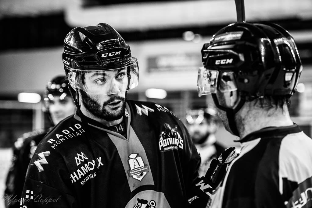Chamonix  1 - 5 Rouen