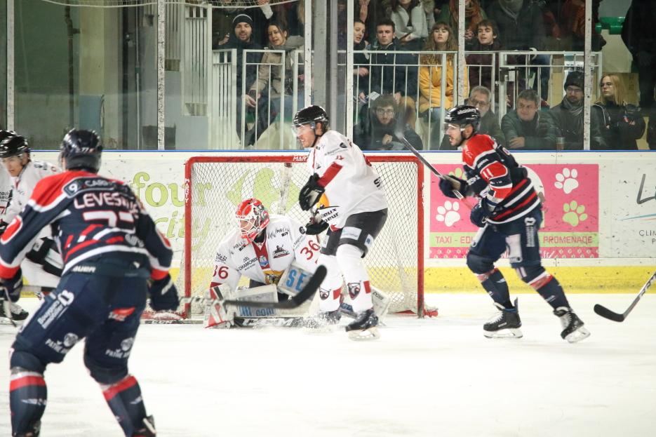 Angers  6 - 3 Chamonix 