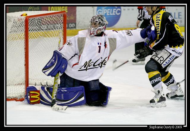 Rouen 3 - 4 Grenoble 