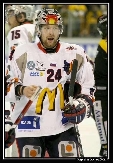 Rouen 3 - 4 Grenoble 
