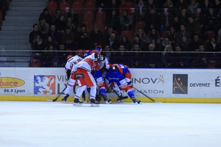 Lyon 4 - 3 Anglet