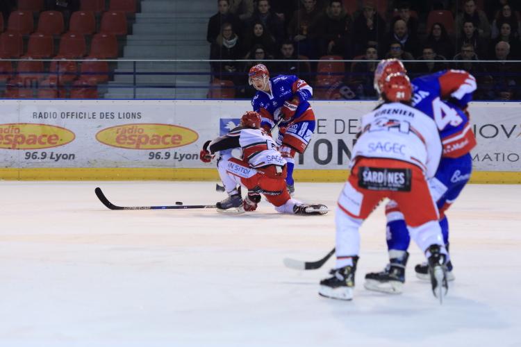 Lyon 4 - 3 Anglet