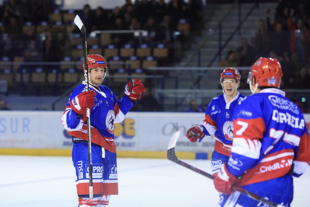 Lyon 4 - 3 Angers 