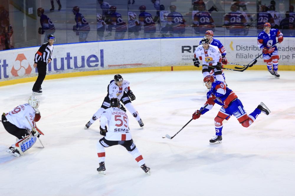 Lyon 5 - 1 Chamonix 