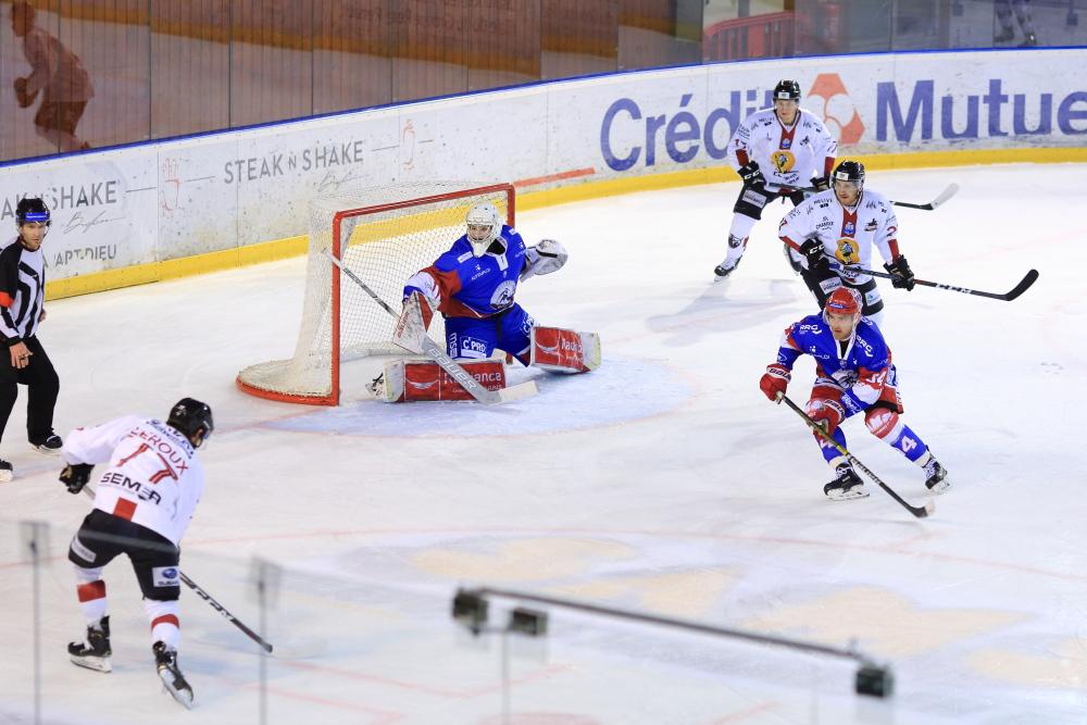 Lyon 5 - 1 Chamonix 