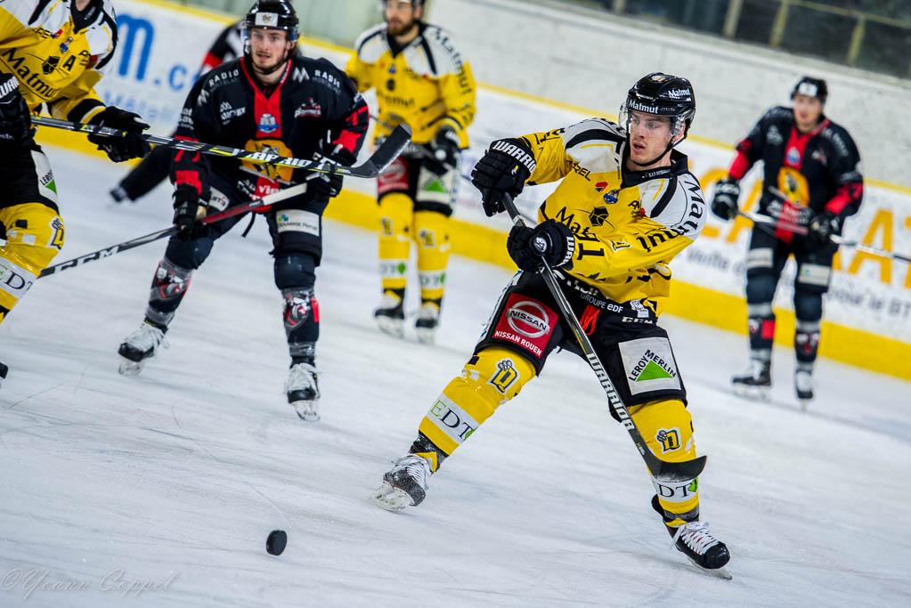 Chamonix  2 - 3 Rouen
