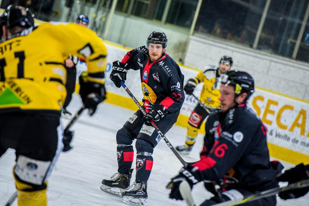 Chamonix  2 - 3 Rouen