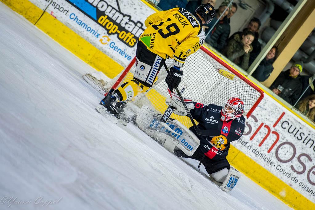 Chamonix  2 - 3 Rouen