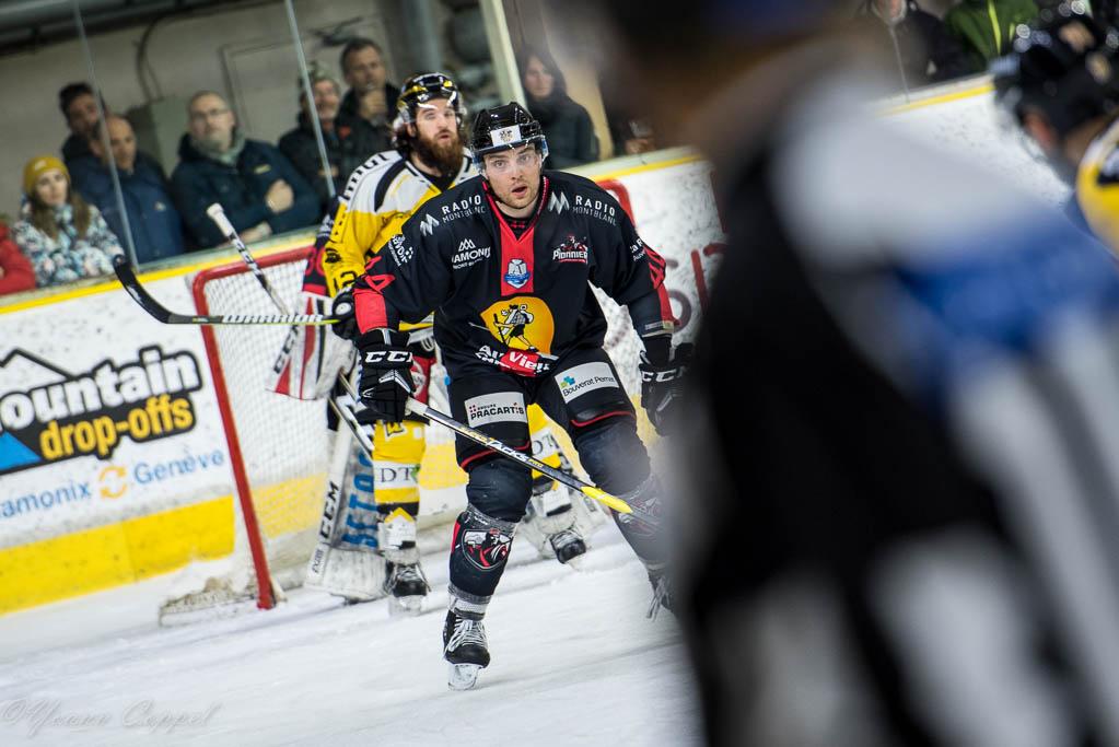 Chamonix  2 - 3 Rouen