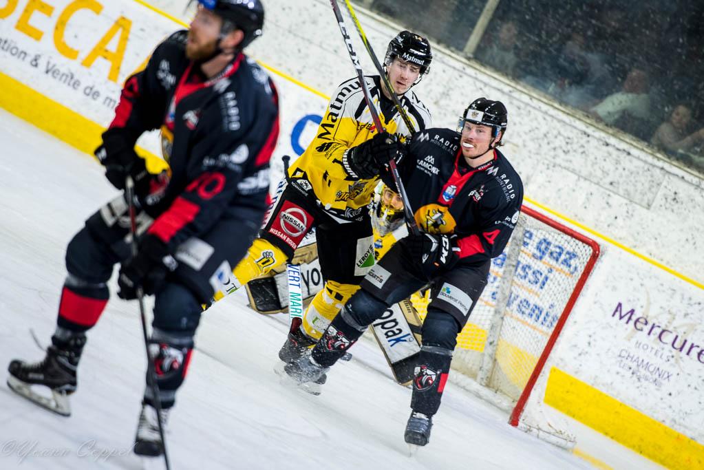 Chamonix  2 - 3 Rouen