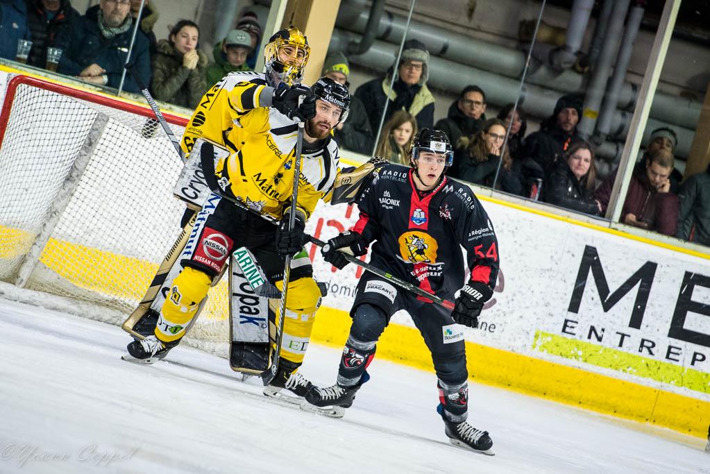 Chamonix  2 - 3 Rouen