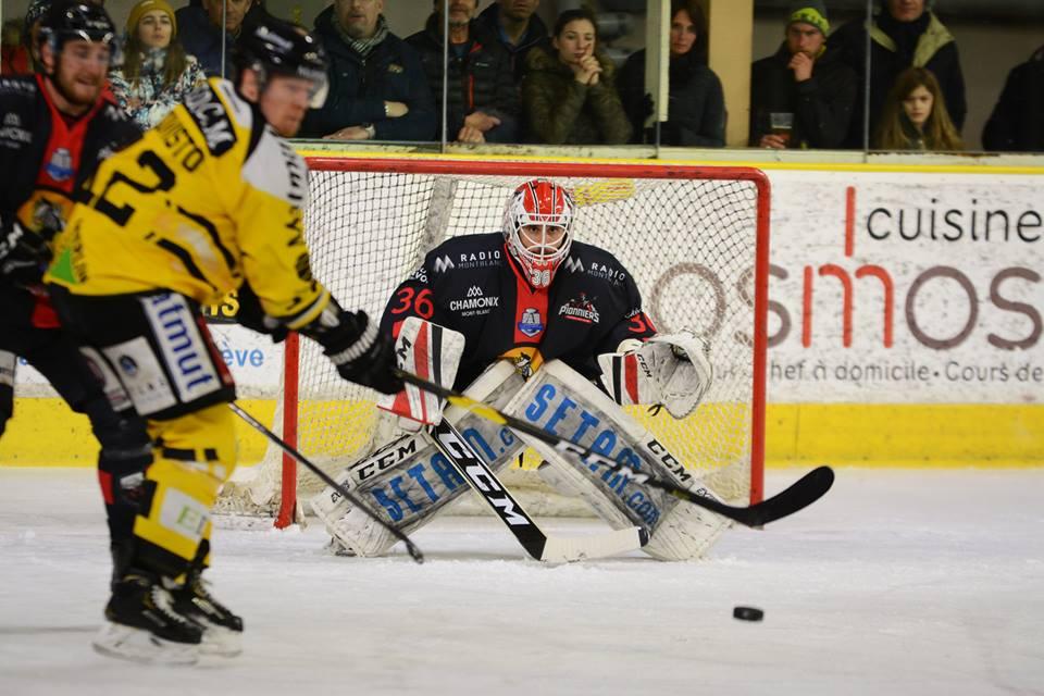 Chamonix  2 - 3 Rouen