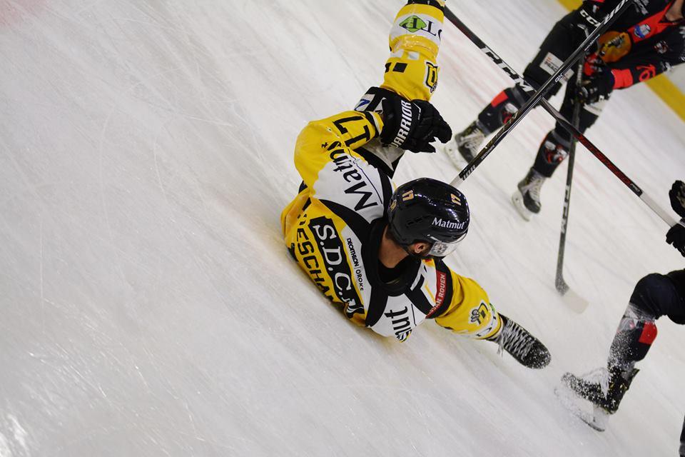 Chamonix  0 - 4 Rouen