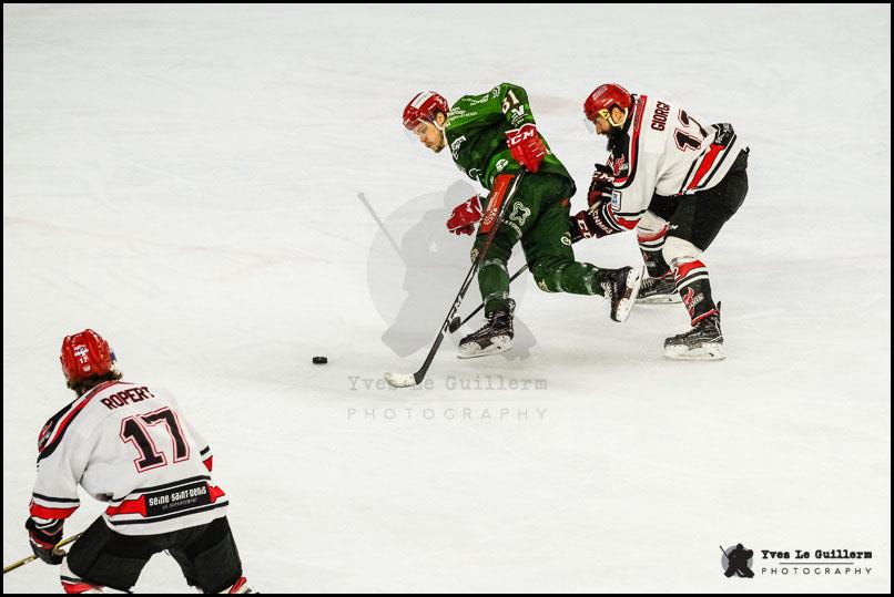 Cergy-Pontoise 0 - 4 Neuilly/Marne