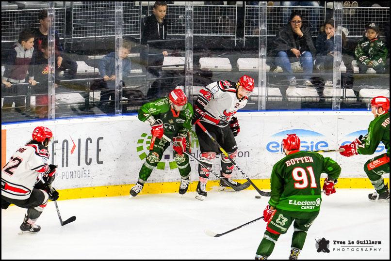 Cergy-Pontoise 0 - 4 Neuilly/Marne