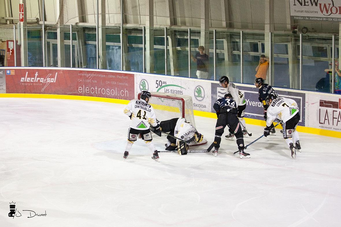 Fribourg 2 - 3 Rouen