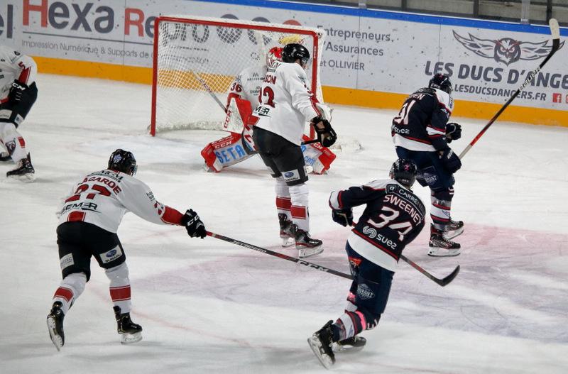 Angers  4 - 1 Chamonix 