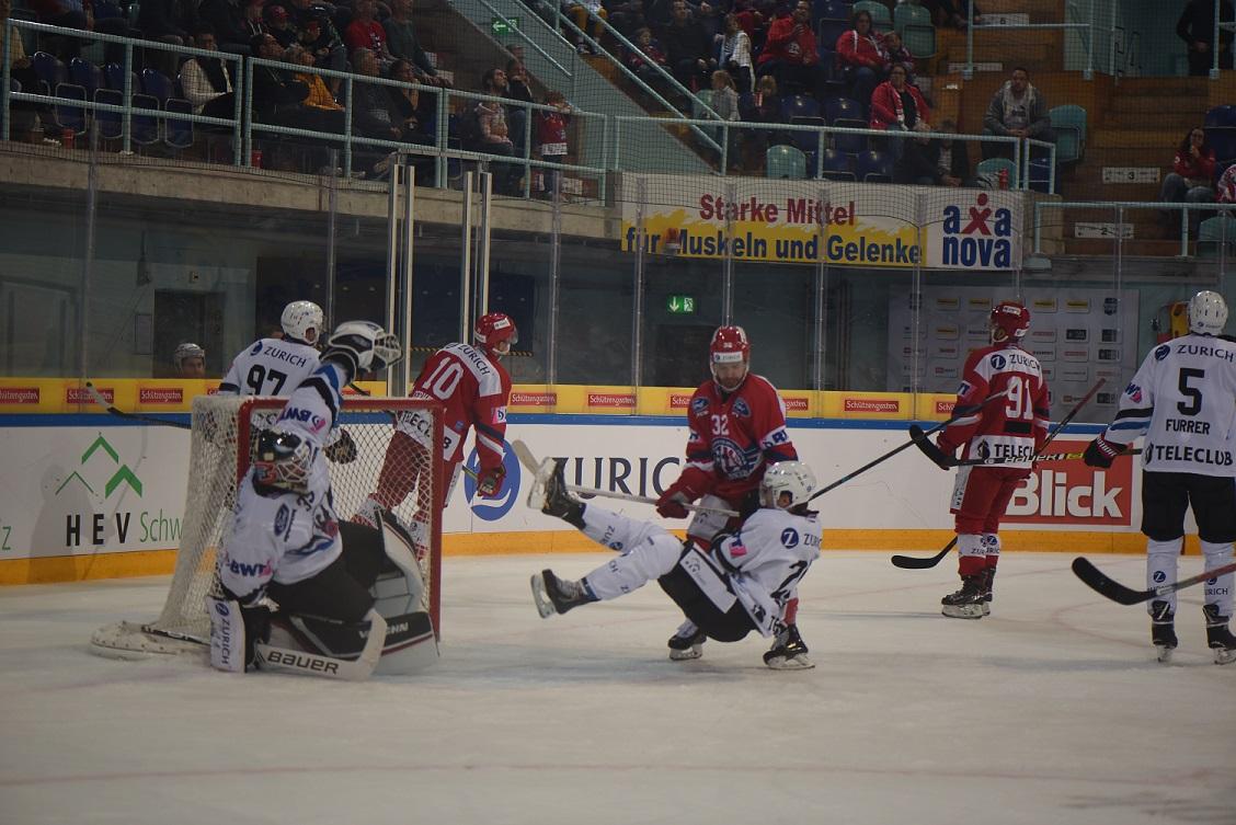 Rapperswil-Jona 4 - 2 Fribourg