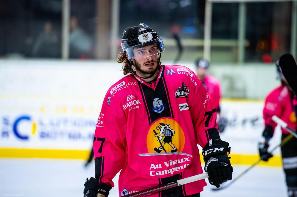 Chamonix  3 - 6 Grenoble 